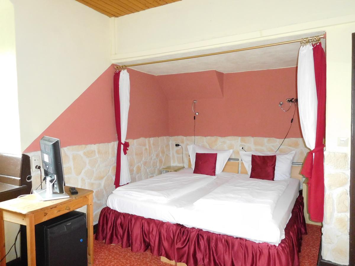 Hotel Kranenturm Bacharach Zewnętrze zdjęcie