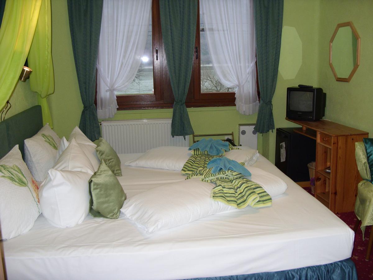 Hotel Kranenturm Bacharach Zewnętrze zdjęcie