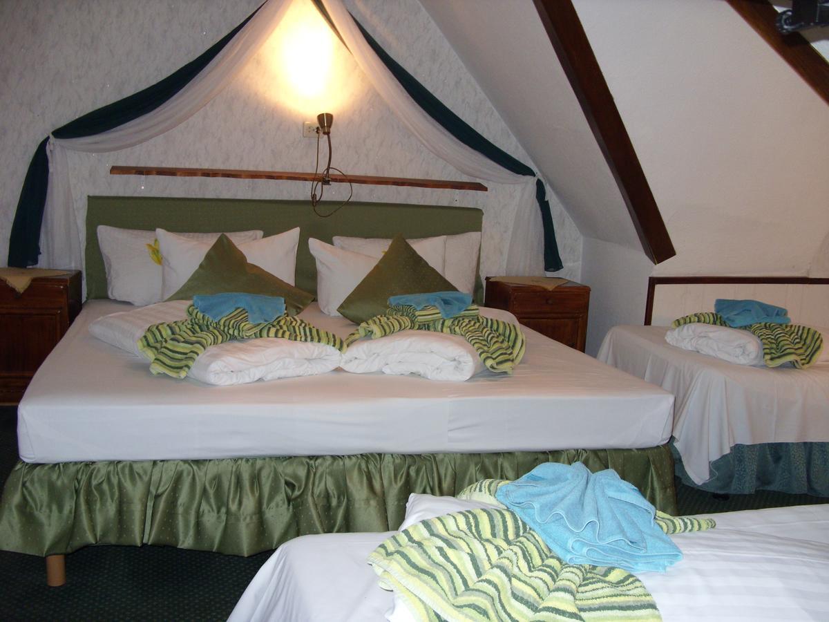Hotel Kranenturm Bacharach Zewnętrze zdjęcie