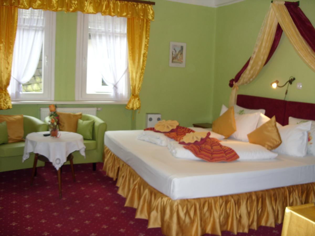 Hotel Kranenturm Bacharach Zewnętrze zdjęcie